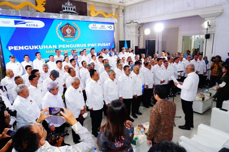 Pengurus PWI Pusat 2025-2030 Dikukuhkan, Menkomdigi Meutya Hafid: PWI Harus Jadi Rumah Aman Wartawan